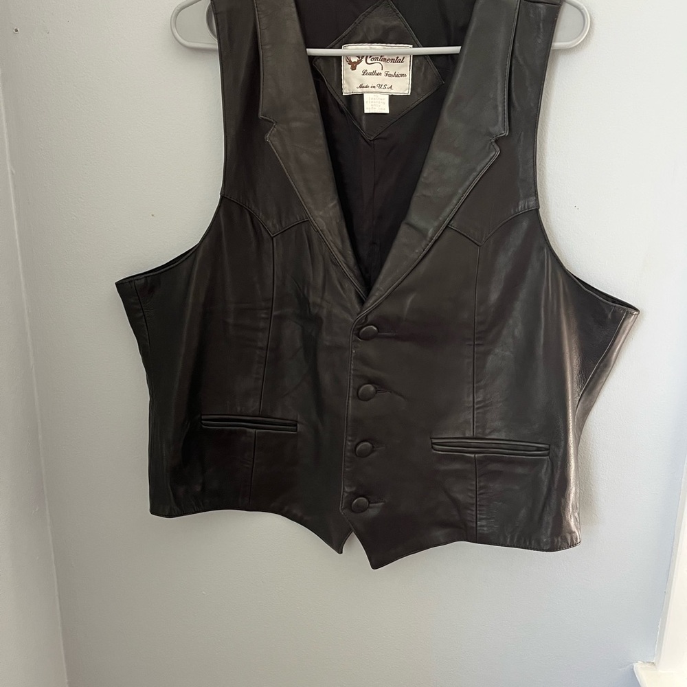 Classic Black Tailored‎ V-Neck Vest